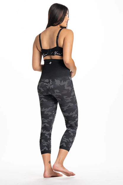 Snapback Postpartum Crop Leggings